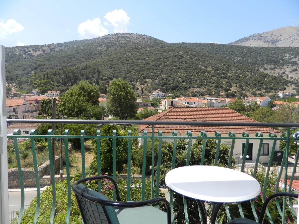 Logara'S Apartments Agia Efimia Exterior photo